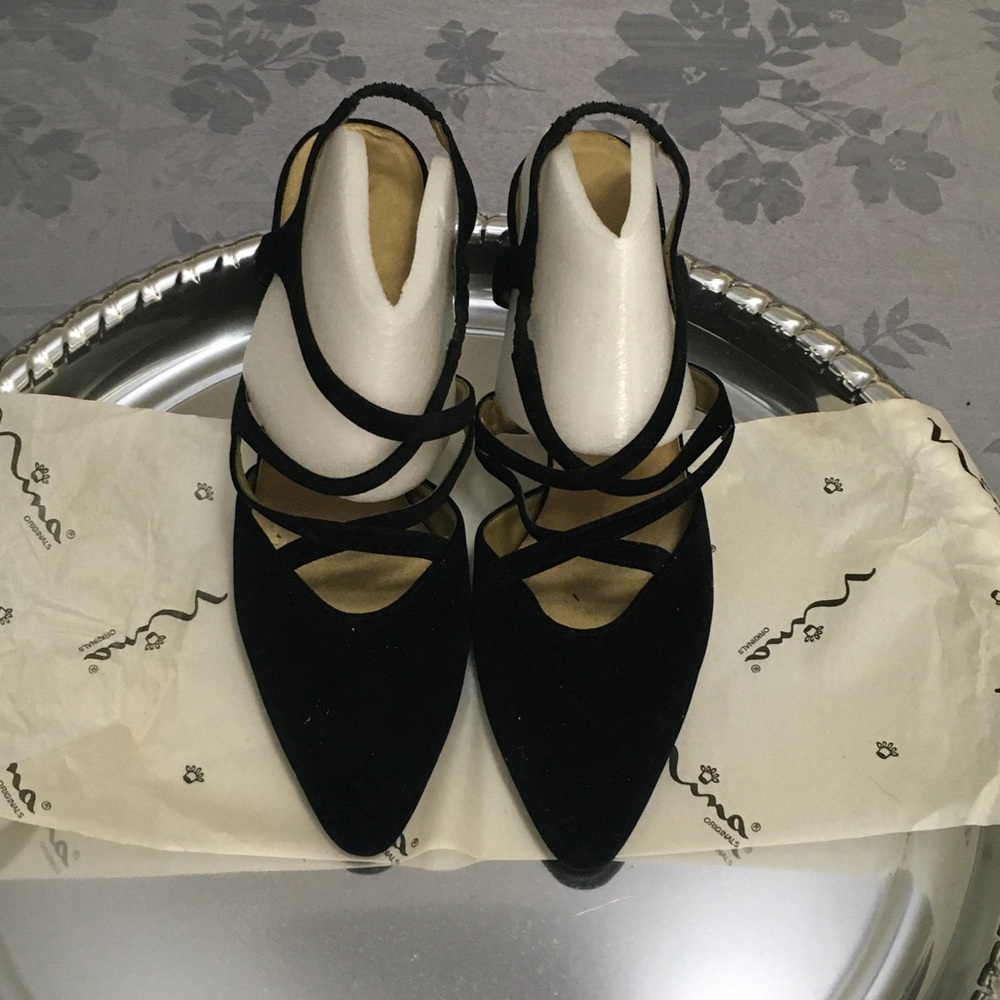 Nina Black Pointed-Toe Strappy Slingback Heels